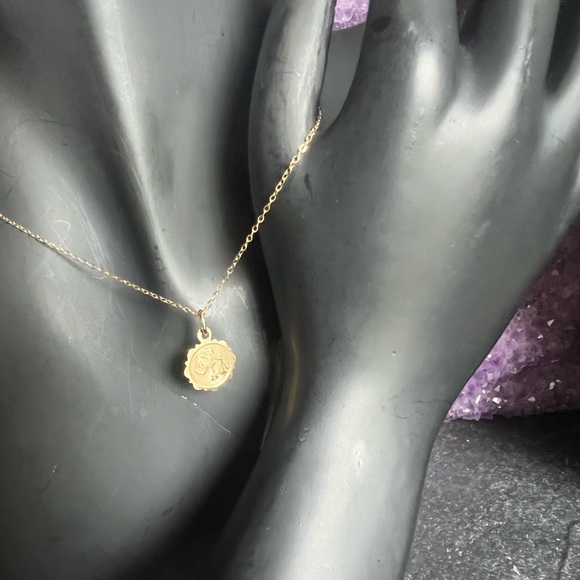 Hallmarked 10k yellow gold pendant and 10k yellow gold chain . - Picture 6 of 11